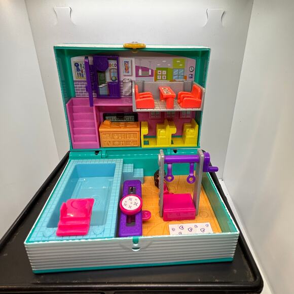 2018 Polly Pocket Micro Mini Middle School Compact GFM48. 1 DOLL - Picture 8 of 9